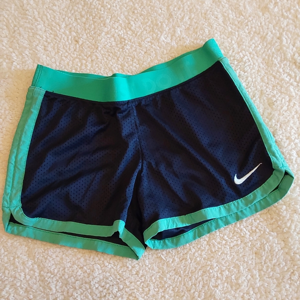 🌺 2 Pairs of Nike Dri-Fit Athletic/Running Shorts - Picture 9 of 15
